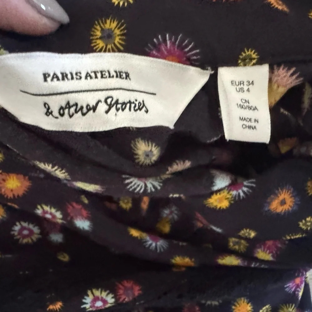 & OTHER STORIES
Dandelion Dress
Size 4 - Picture 11 of 12